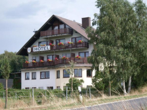  Hotel Wildenburger Hof  Кемпфельд